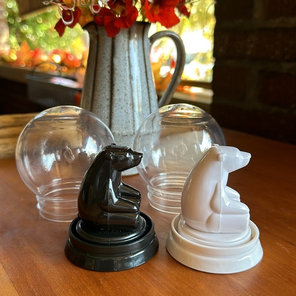 Gamago set of bear snowglobe salt and pepper shakers / christmas/holidays - Picture 3 of 7